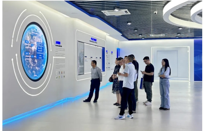 2025年6月 温州理工学院电子与电气工程学院院长一行赴必发888电气集团考察调研